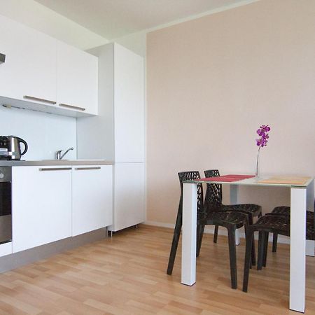After Six Apartment Братислава Екстериор снимка
