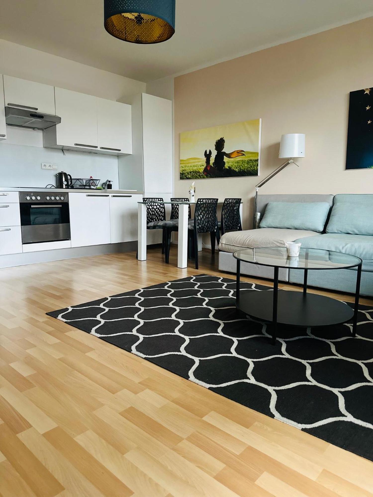 After Six Apartment Братислава Екстериор снимка