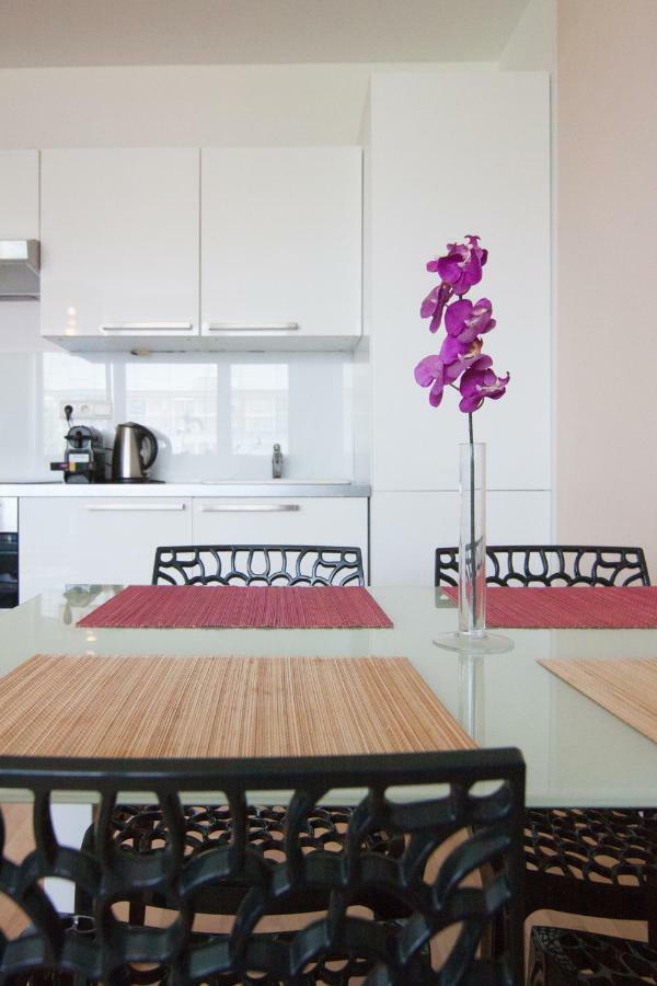 After Six Apartment Братислава Екстериор снимка